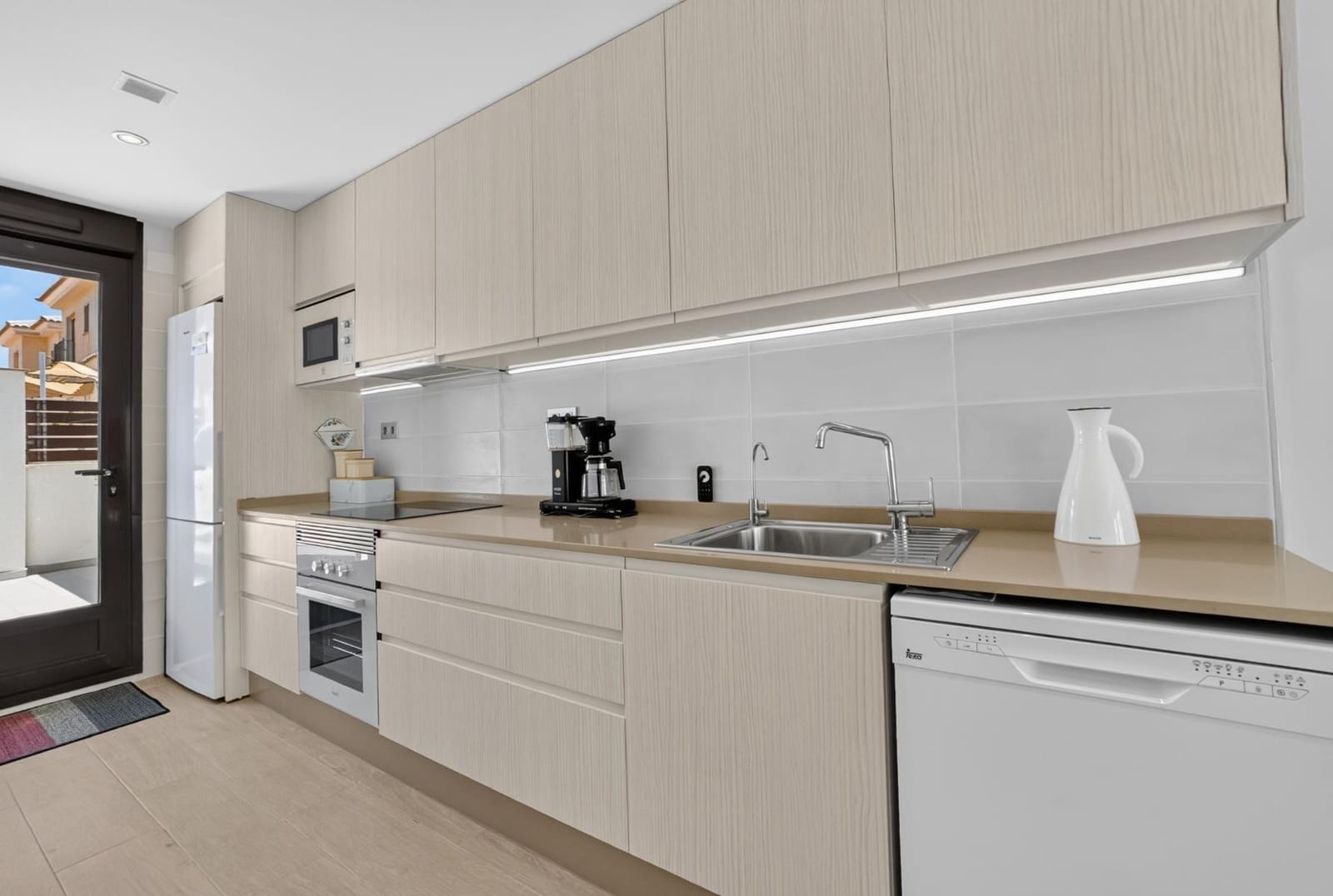 3 bedroom Townhouse for sale in Torrevieja - € 323,000 (Ref: 9983429)