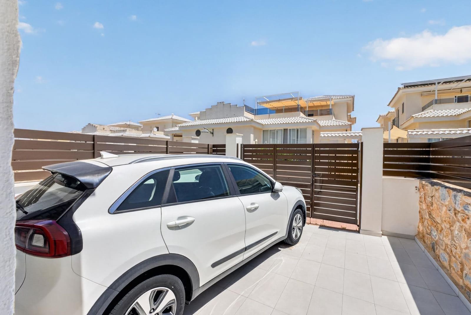 3 bedroom Townhouse for sale in Torrevieja - € 323,000 (Ref: 9983429)