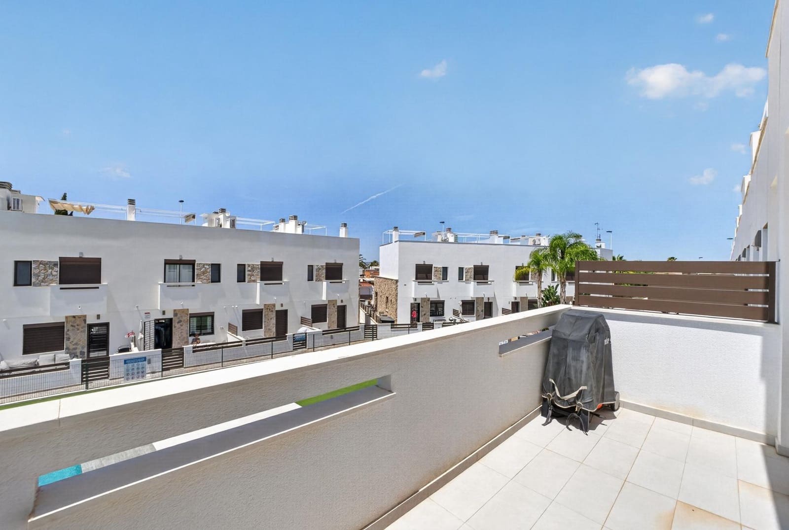 3 bedroom Townhouse for sale in Torrevieja - € 323,000 (Ref: 9983429)