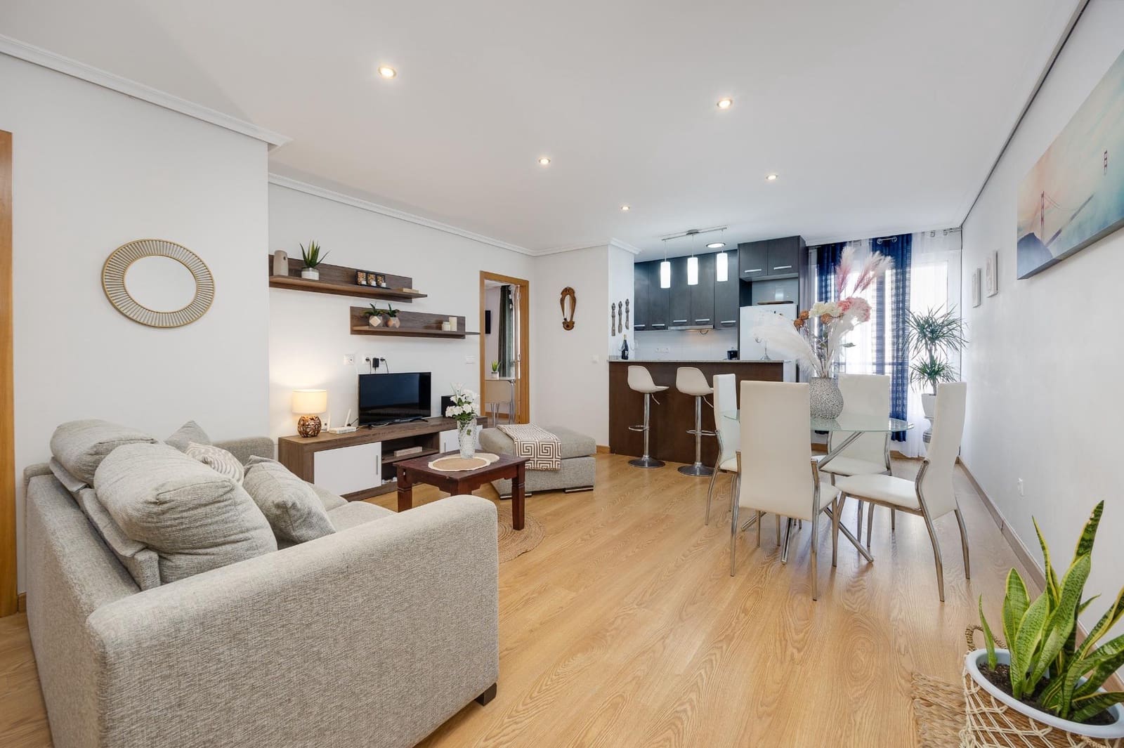 2 slaapkamer Appartement te koop in Torrevieja - € 159.900 (Ref: 9983433)