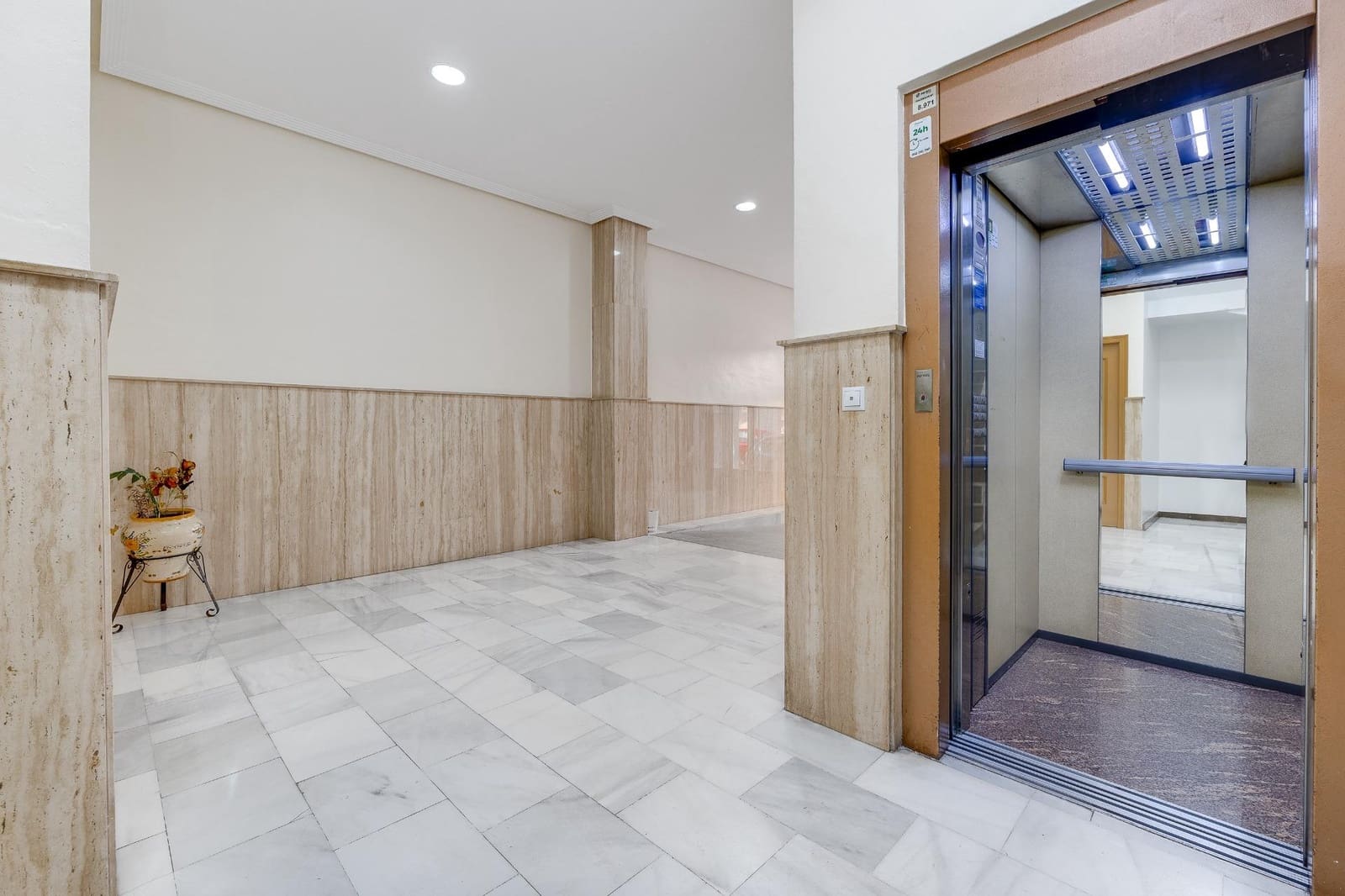 2 soverom Penthouse til salgs i Torrevieja - € 199 900 (Ref: 9983436)