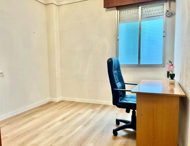 4 slaapkamer Appartement te koop in Centro - Muelle Pesquero, Torrevieja - € 380.000 (Ref: 9983437)