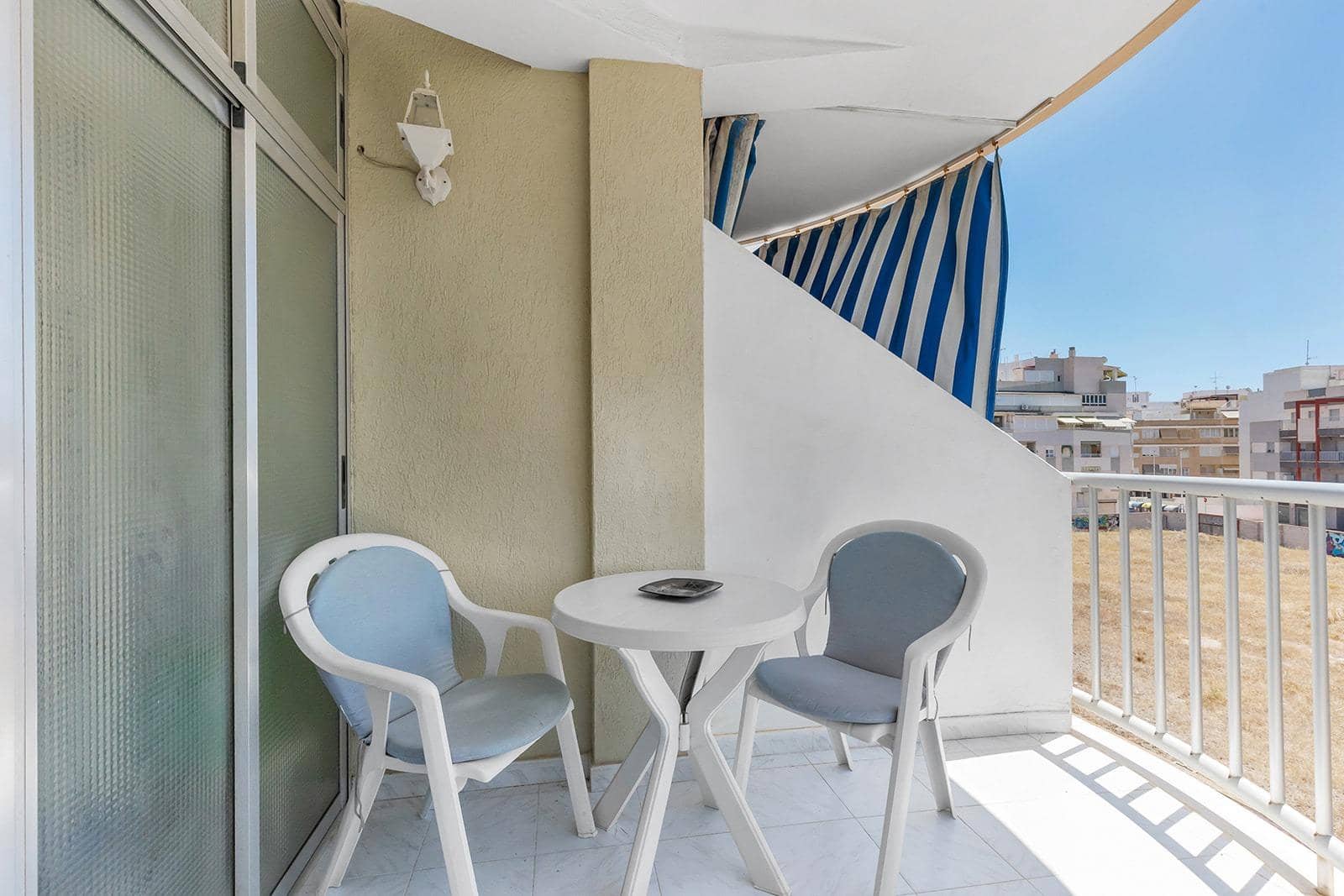1 sovrum Lägenhet till salu i Torrevieja - 143 900 € (Ref: 9983439)