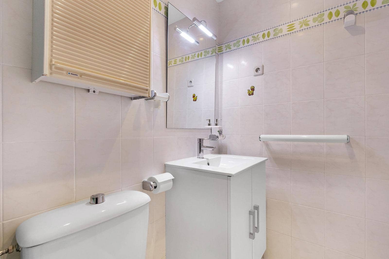 1 sovrum Lägenhet till salu i Torrevieja - 143 900 € (Ref: 9983439)