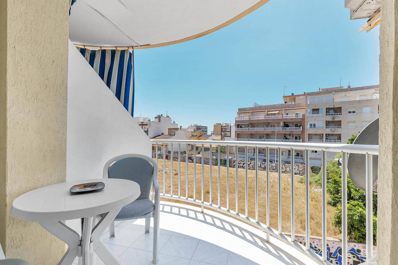 1 sovrum Lägenhet till salu i Torrevieja - 143 900 € (Ref: 9983439)