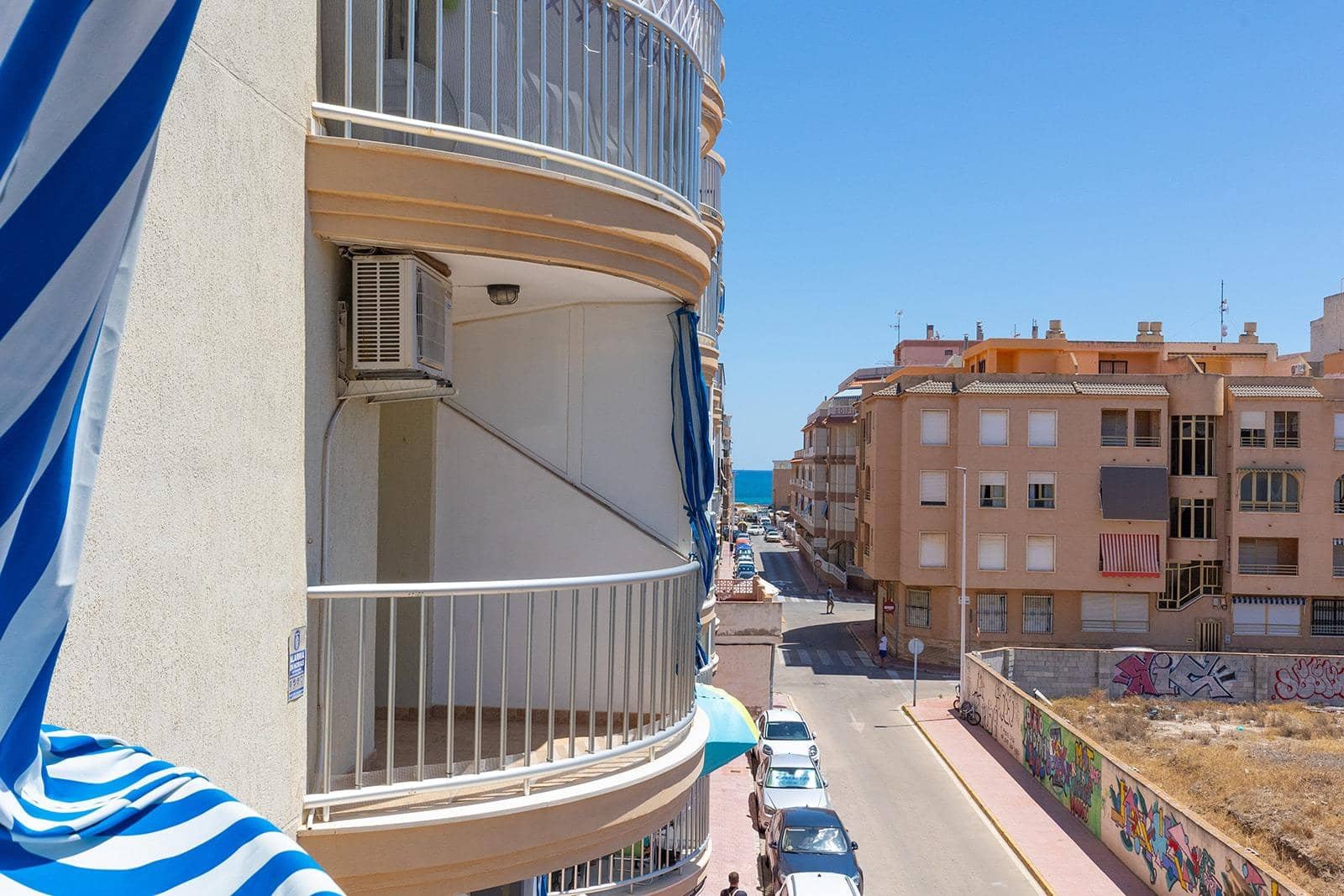 1 sovrum Lägenhet till salu i Torrevieja - 143 900 € (Ref: 9983439)