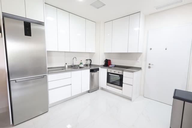 3 soveværelse Lejlighed til salg i Villamartin, Orihuela - € 324.900 (Ref: 9983442)