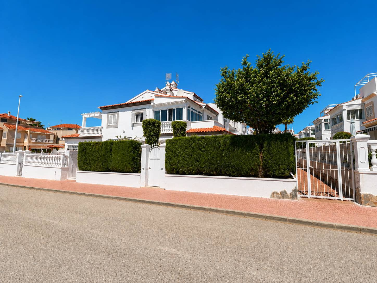 3 soveværelse Byhus til salg i Orihuela Costa - € 349.000 (Ref: 9983465)