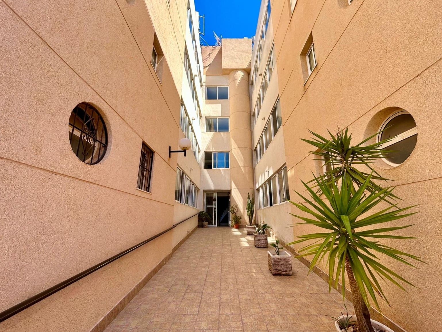 2 soverom Leilighet til salgs i Torrevieja - € 116 950 (Ref: 9983469)