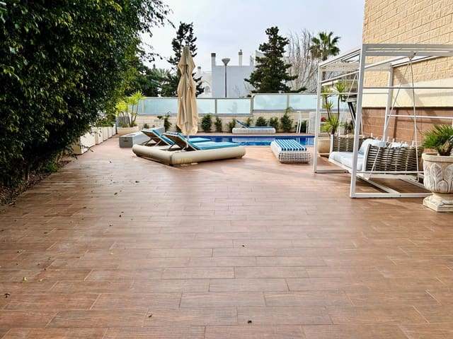 5 Zimmer Villa zu verkaufen in La Mata, Torrevieja - 1.117.000 € (Ref: 9983470)