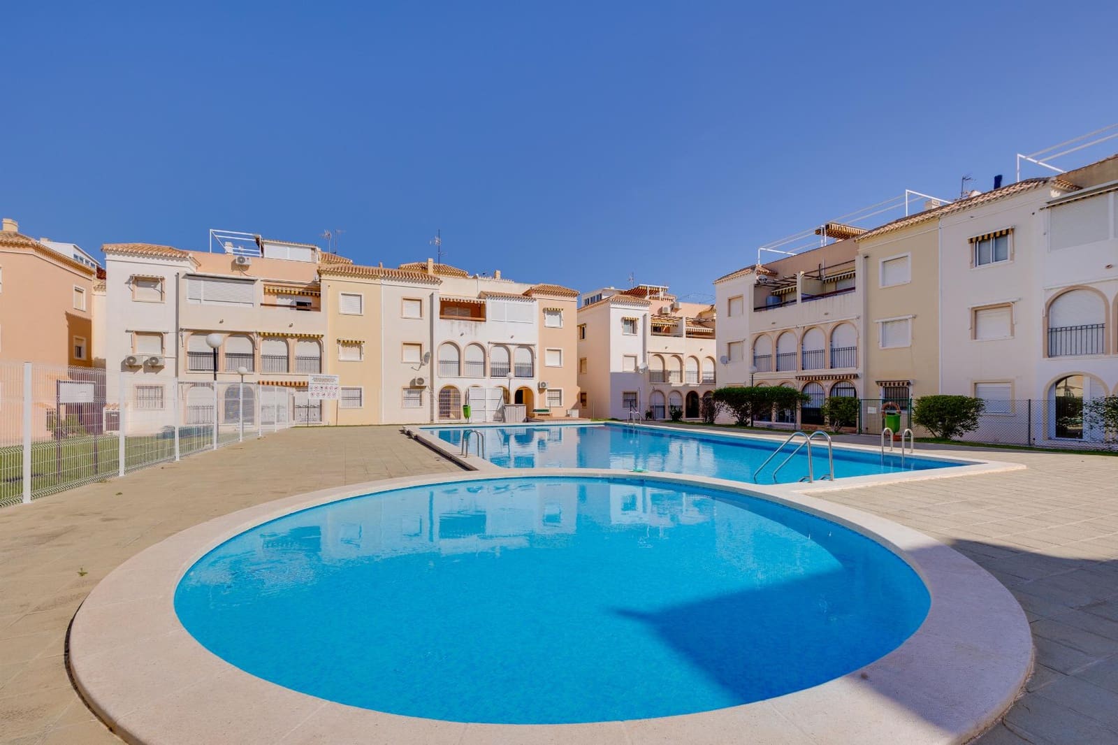 2 soveværelse Bungalow til salg i Torrevieja - € 149.900 (Ref: 9983471)