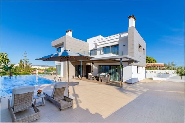 3 soveværelse Villa til salg i Los Frutales, Torrevieja - € 1.275.000 (Ref: 9983483)
