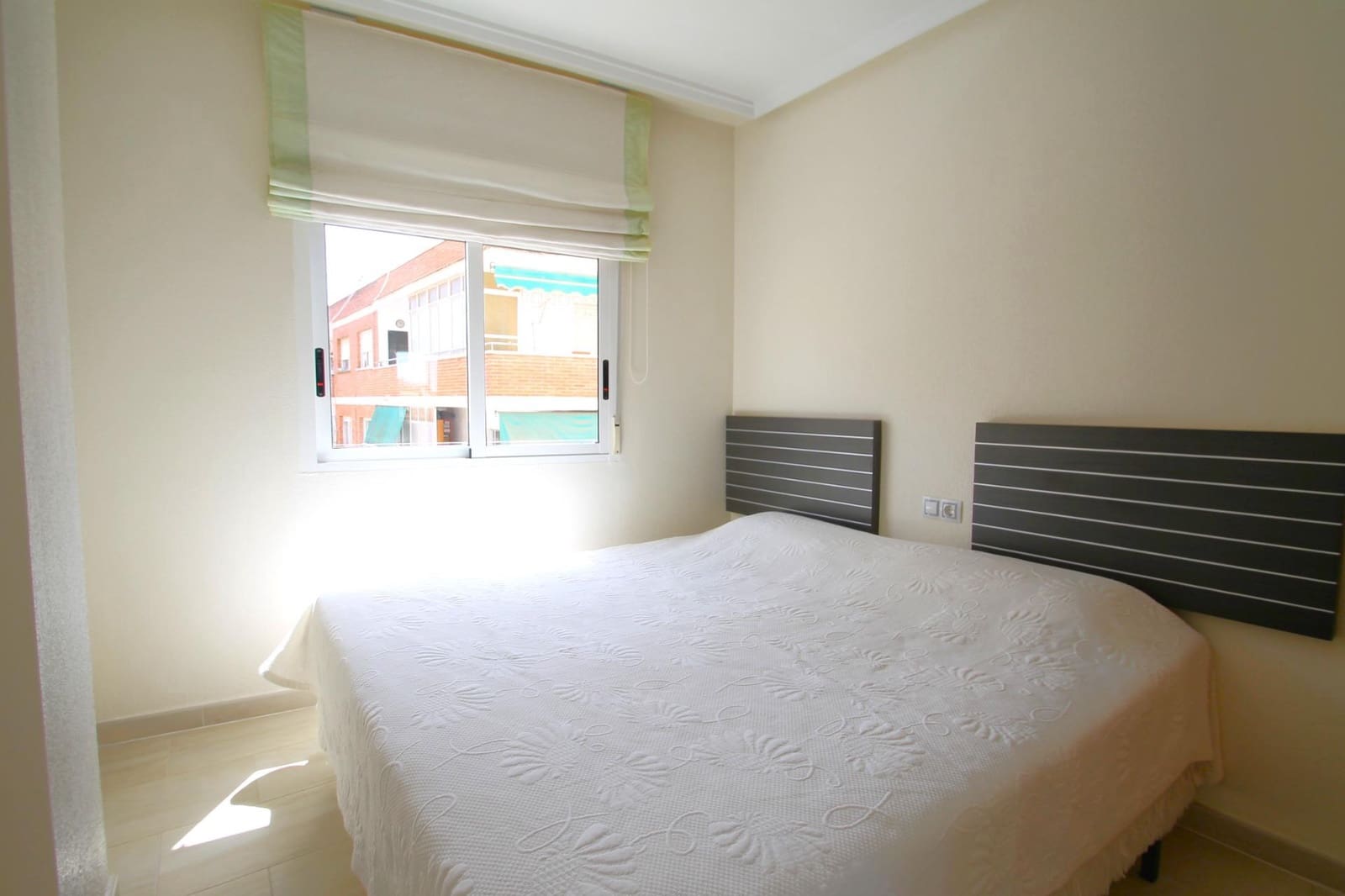 2 soveværelse Lejlighed til salg i Torrevieja - € 129.000 (Ref: 9983491)
