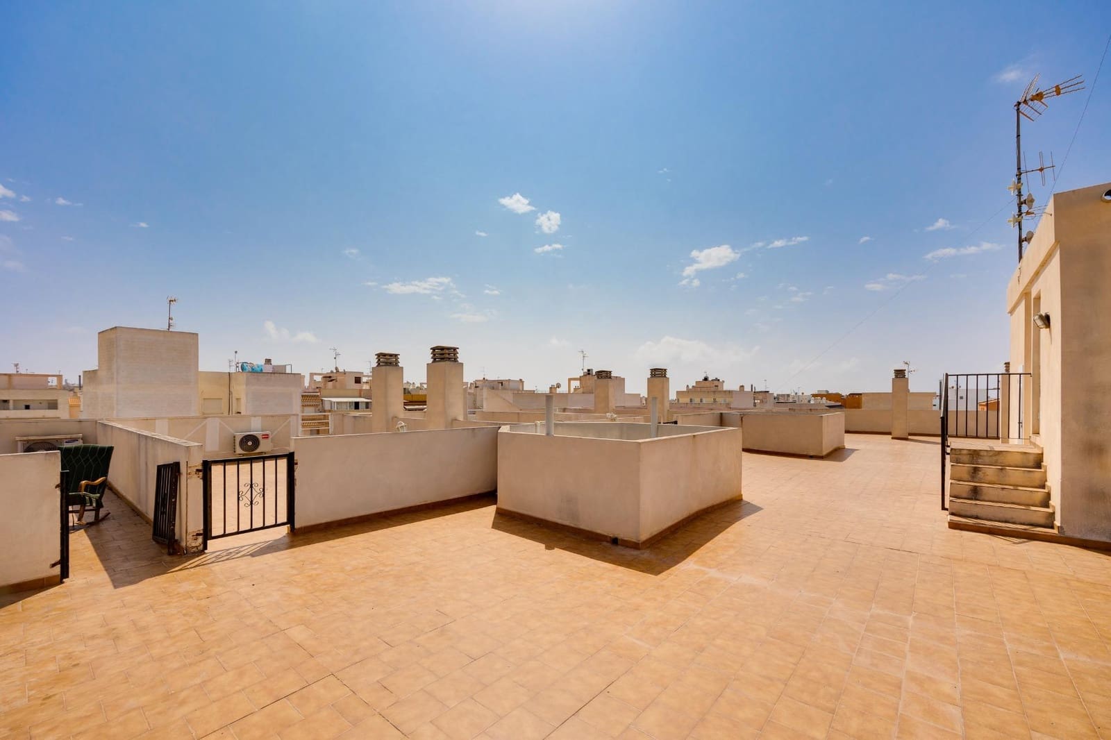 1 soveværelse Penthouse til salg i Torrevieja - € 140.000 (Ref: 9983492)