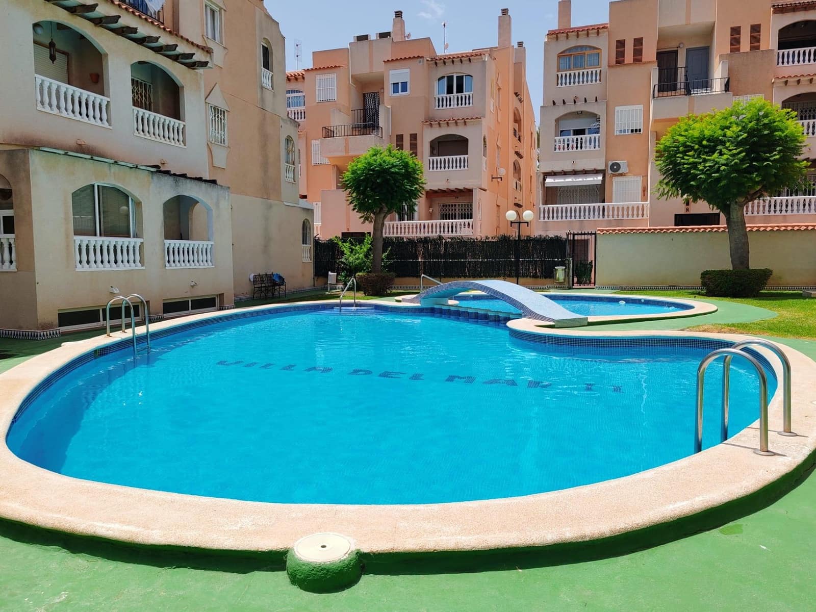 2 Zimmer Apartment zu verkaufen in Torrevieja - 124.900 € (Ref: 9983495)