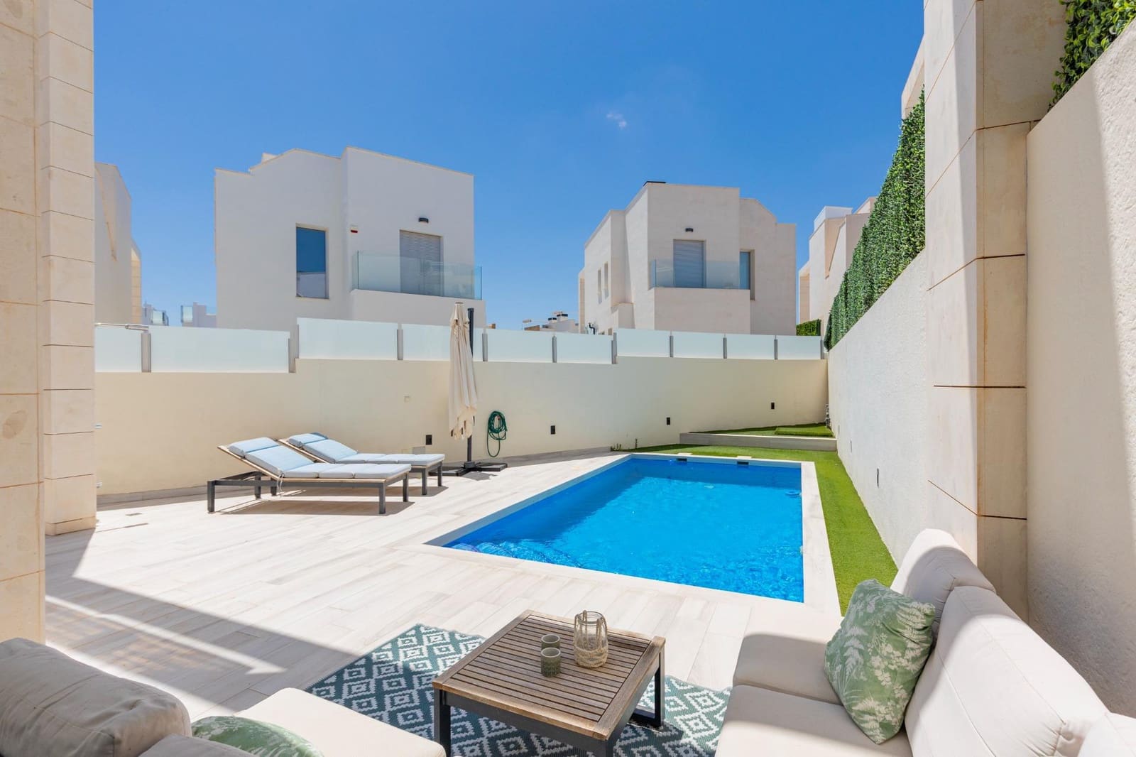 3 soveværelse Villa til salg i Orihuela Costa - € 590.000 (Ref: 9983497)