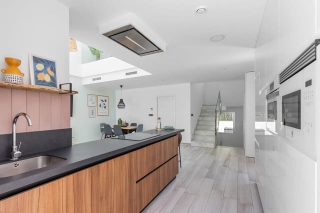 3 soveværelse Villa til salg i Lomas de Cabo Roig - Los Dolses, Orihuela - € 590.000 (Ref: 9983497)