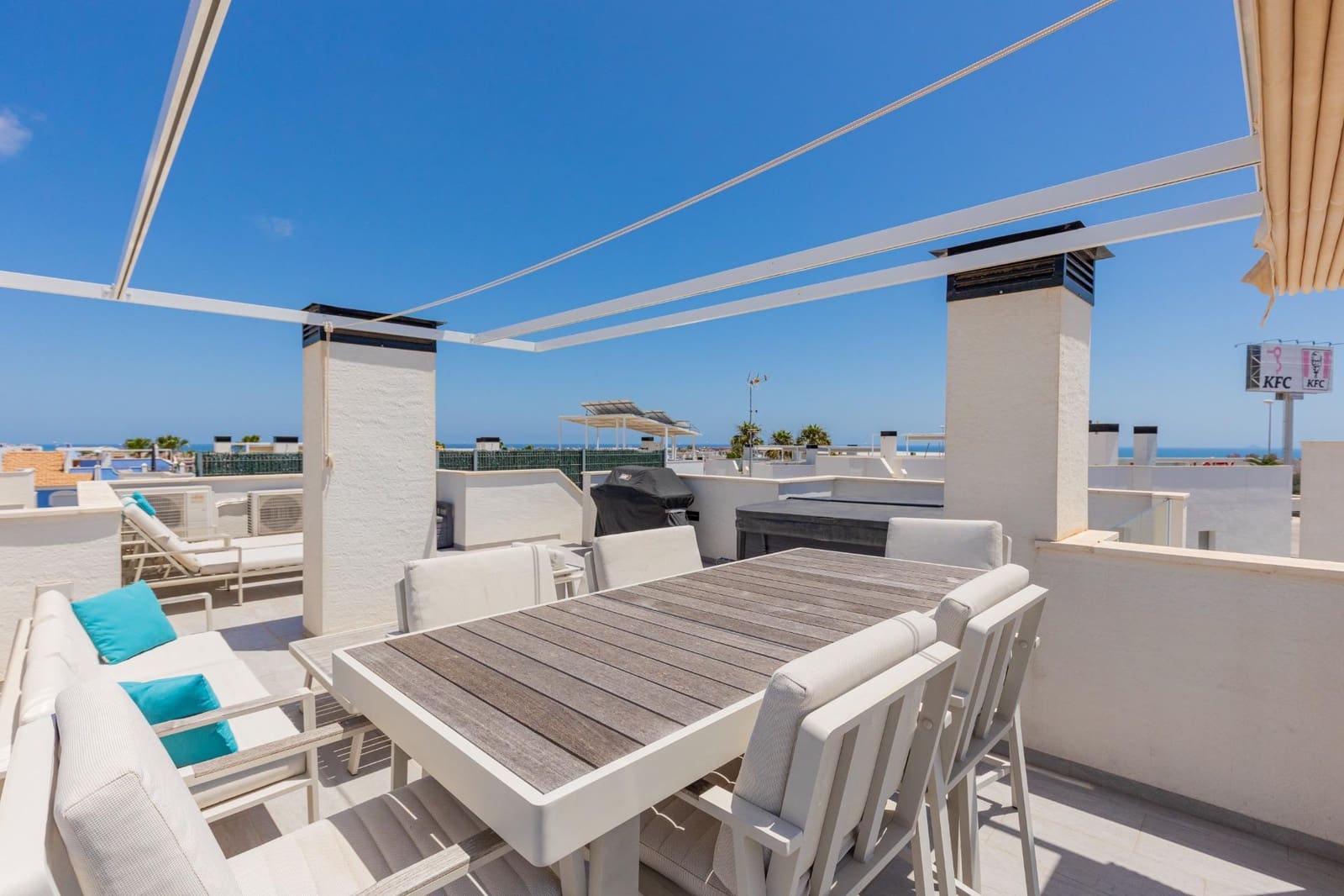 3 soveværelse Villa til salg i Orihuela Costa - € 590.000 (Ref: 9983497)