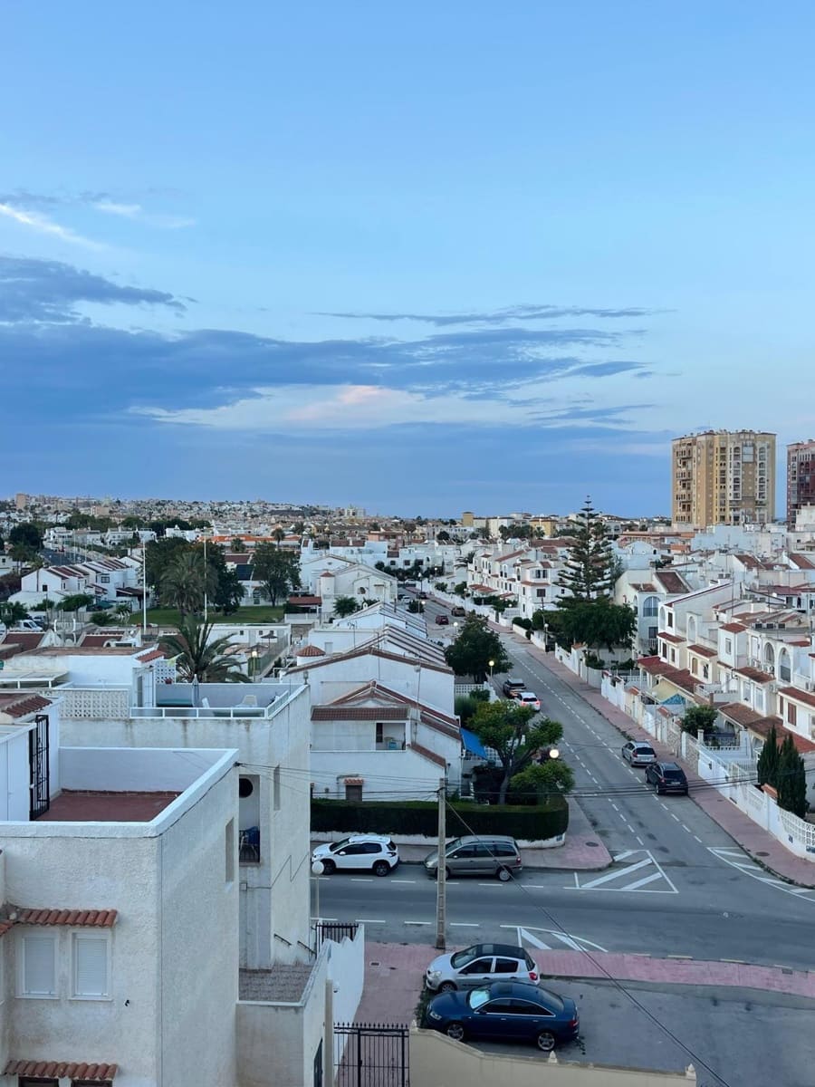 2 sovrum Lägenhet till salu i Torrevieja - 169 900 € (Ref: 9983498)