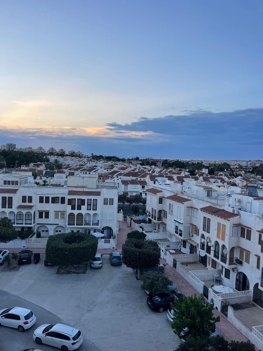 2 sovrum Lägenhet till salu i Torrevieja - 169 900 € (Ref: 9983498)