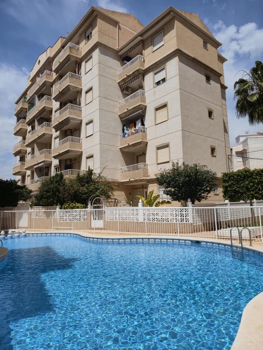 2 sovrum Lägenhet till salu i Torrevieja - 169 900 € (Ref: 9983498)