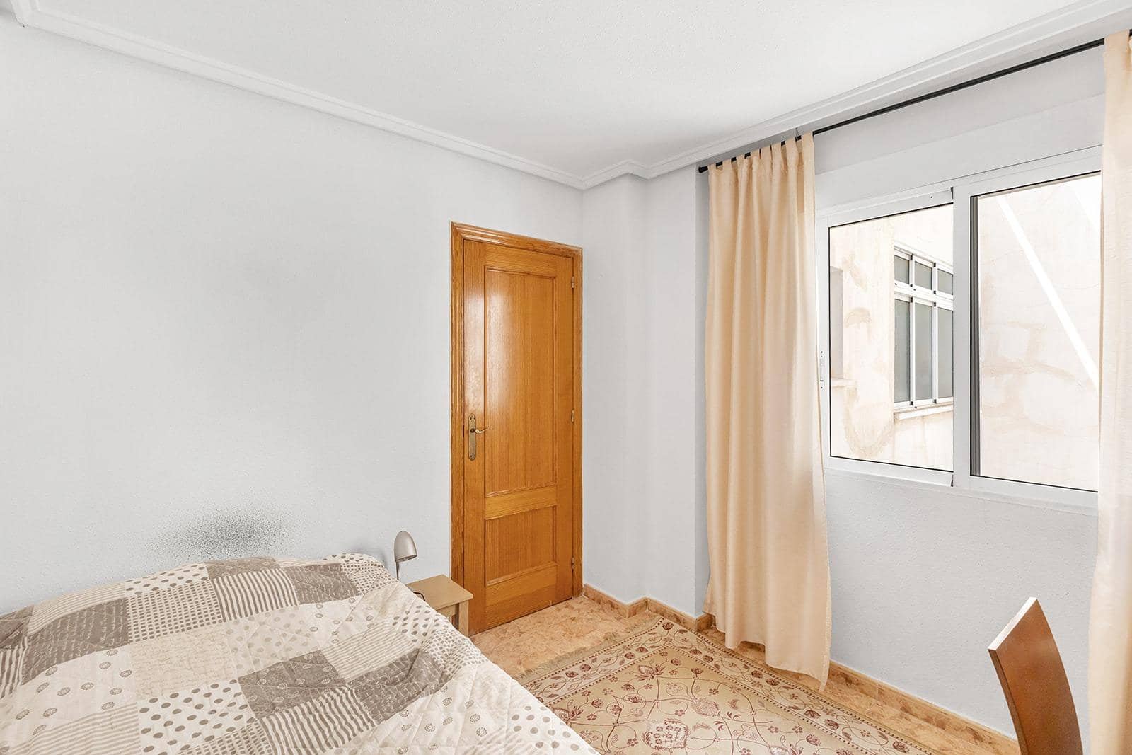 Ático de 3 habitaciones en Torrevieja en venta - 179.900 € (Ref: 9983508)
