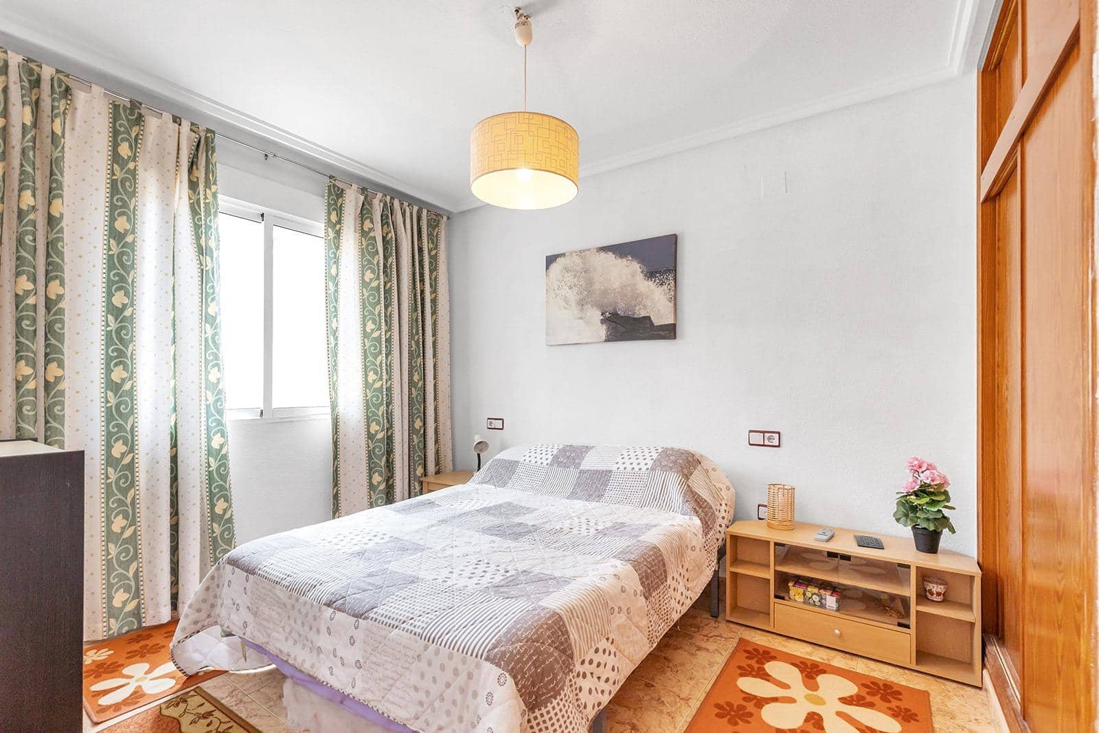 Ático de 3 habitaciones en Torrevieja en venta - 179.900 € (Ref: 9983508)