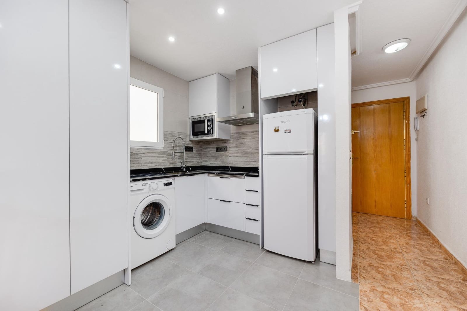 2 chambre Appartement à vendre à Torrevieja - 139 900 € (Ref: 9983509)