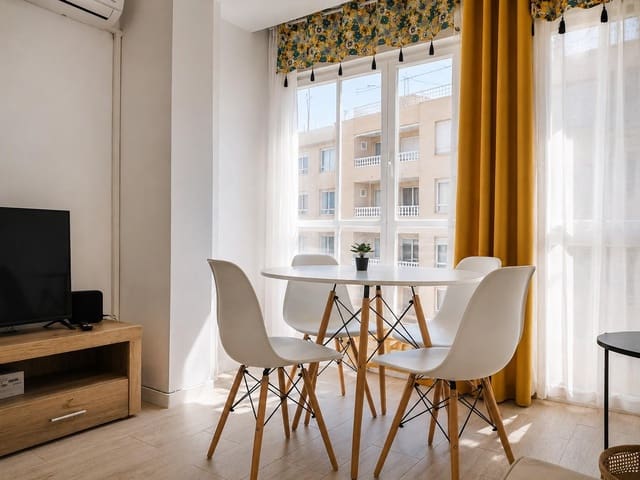 1 Zimmer Apartment zu verkaufen in Torrevieja - 119.000 € (Ref: 9983511)