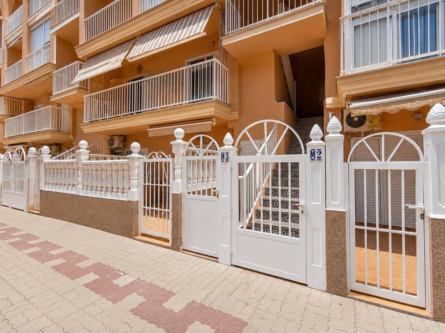 1 sovrum Lägenhet till salu i Torrevieja - 119 000 € (Ref: 9983511)