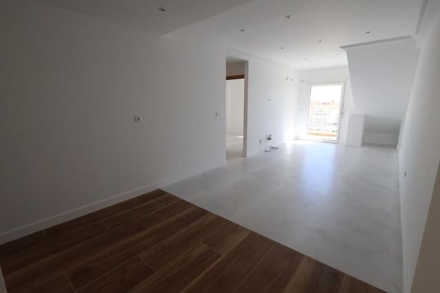 Ático de 2 habitaciones en Cabo Roig, Orihuela en venta - 239.000 € (Ref: 9983512)