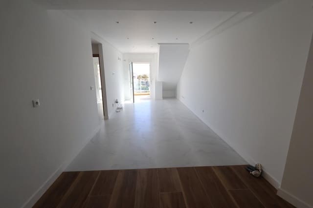 Ático de 2 habitaciones en Cabo Roig, Orihuela en venta - 239.000 € (Ref: 9983512)
