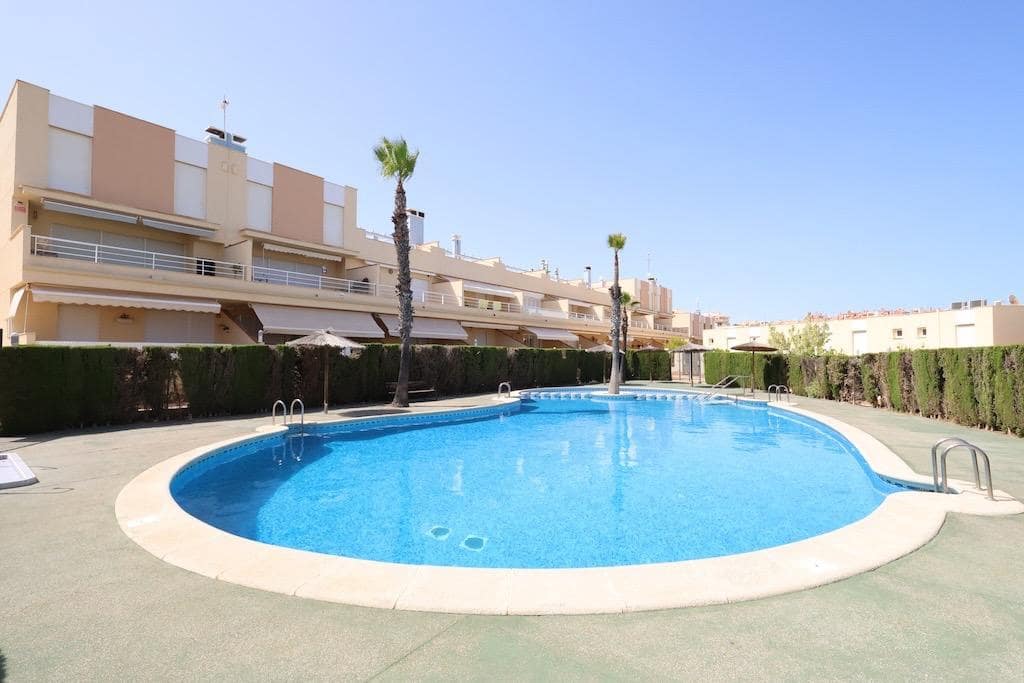 Chalet de 3 habitaciones en Orihuela Costa en venta - 390.000 € (Ref: 9983516)