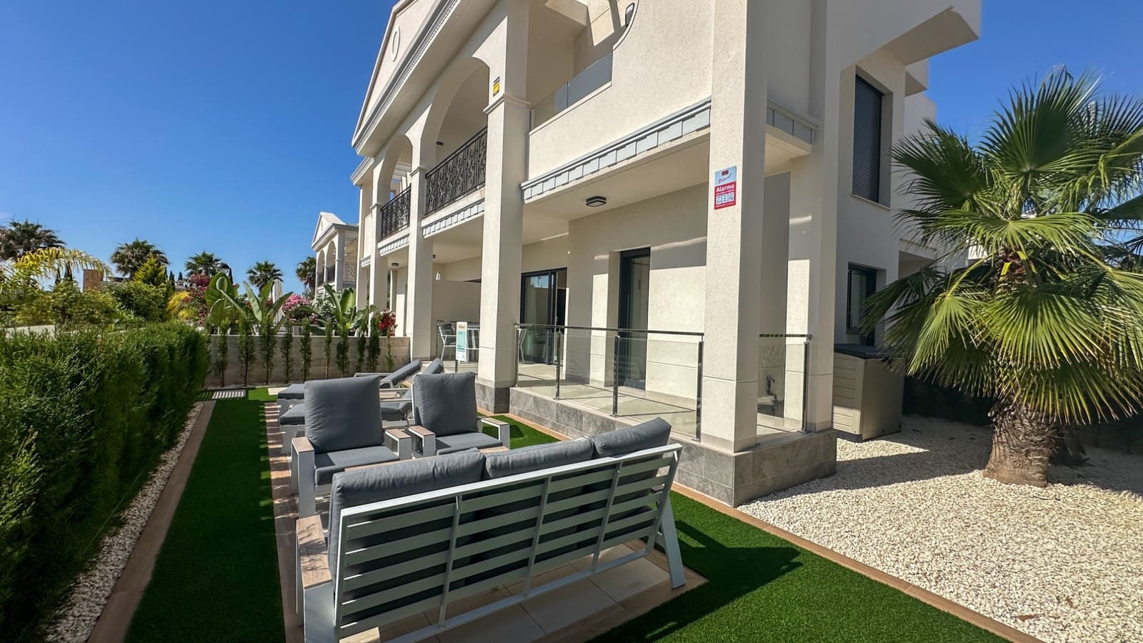 2 bedroom Bungalow for sale in Ciudad Quesada - € 359,000 (Ref: 9983523)