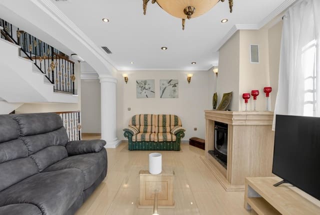 7 soveværelse Villa til salg i La Zenia, Orihuela - € 839.000 (Ref: 9983529)