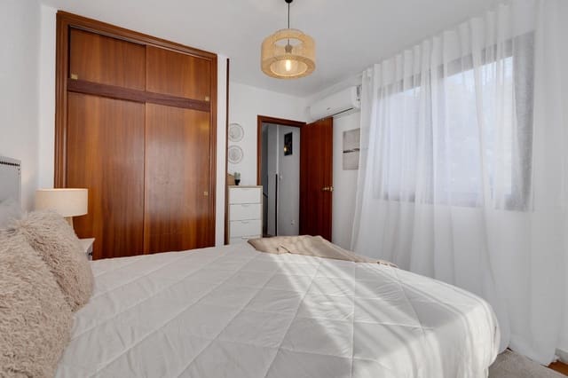 Apartamento de 2 habitaciones en Nueva Torrevieja, Torrevieja en venta - 199.900 € (Ref: 9983533)