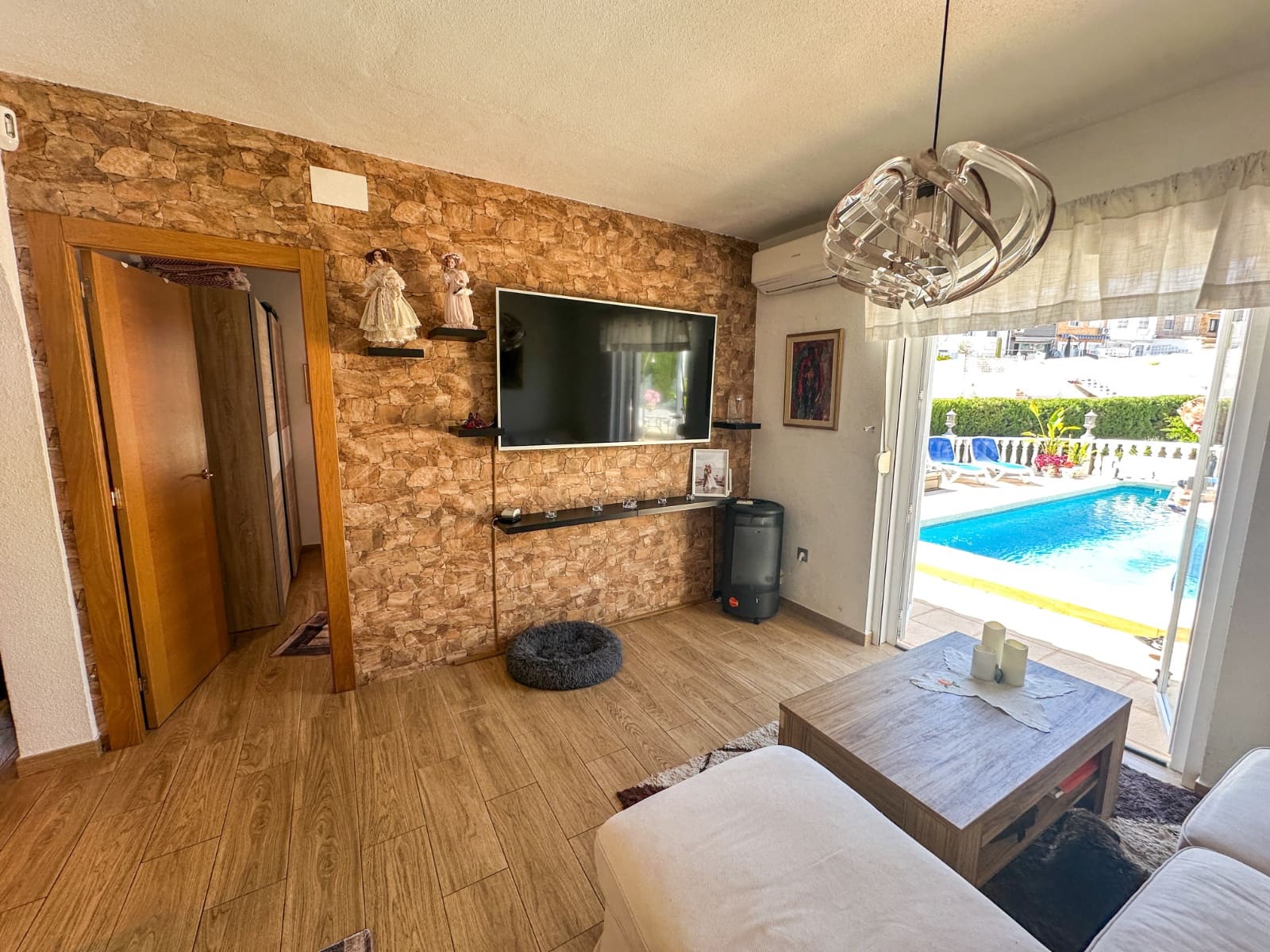 2 bedroom Townhouse for sale in Torrevieja - € 420,000 (Ref: 9983542)