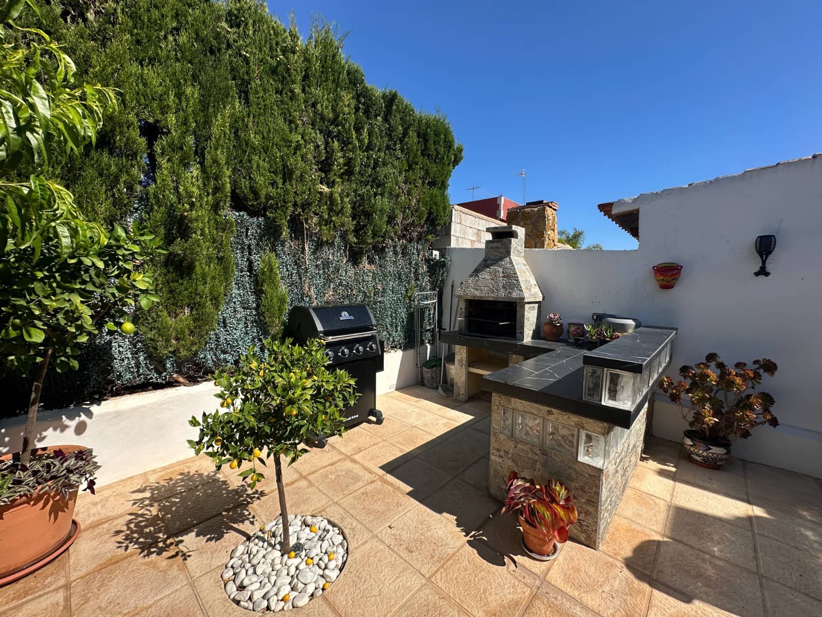 2 bedroom Townhouse for sale in Torrevieja - € 420,000 (Ref: 9983542)