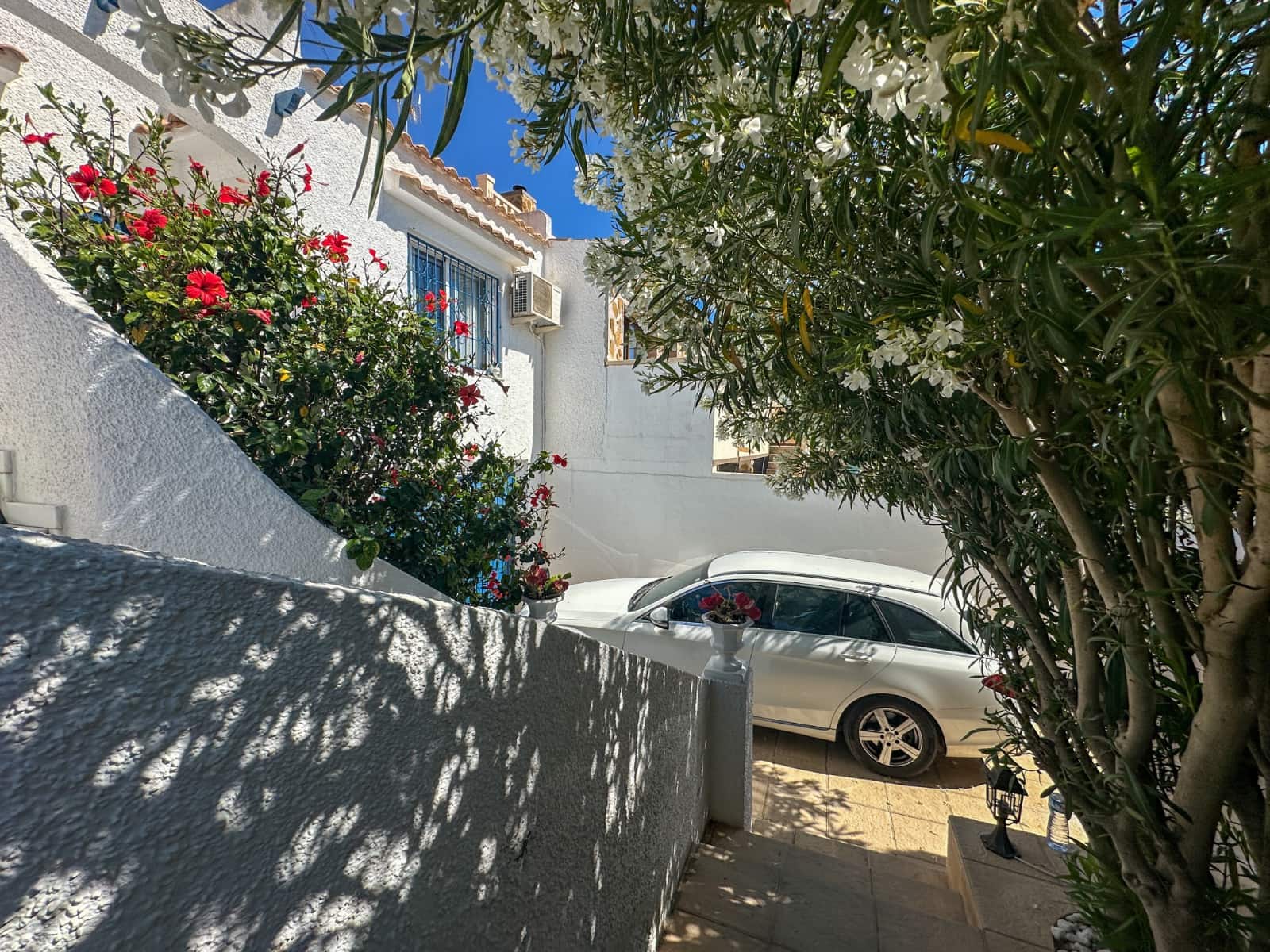 2 bedroom Townhouse for sale in Torrevieja - € 420,000 (Ref: 9983542)