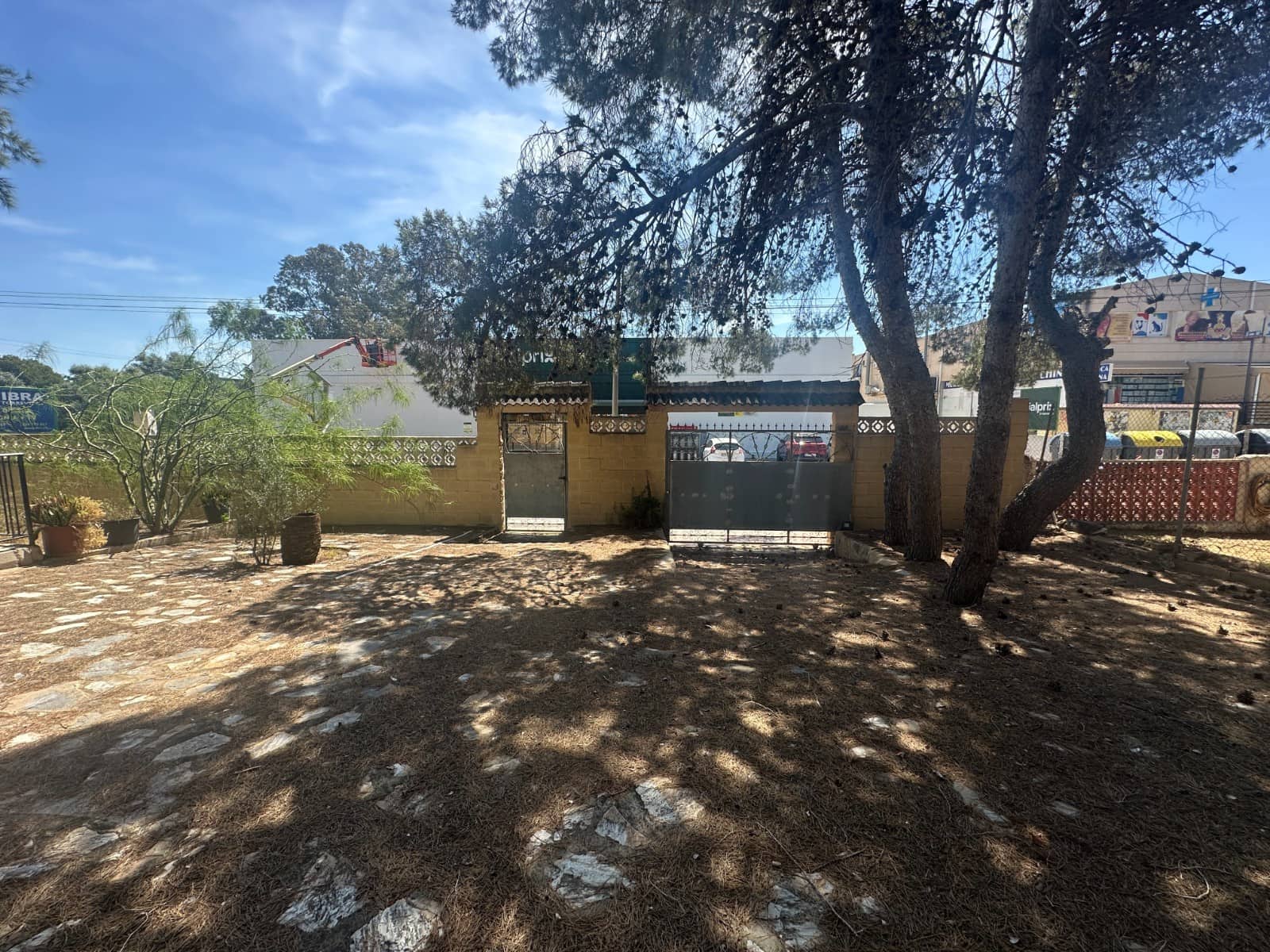 8 bedroom Villa for sale in Torrevieja - € 550,000 (Ref: 9983543)
