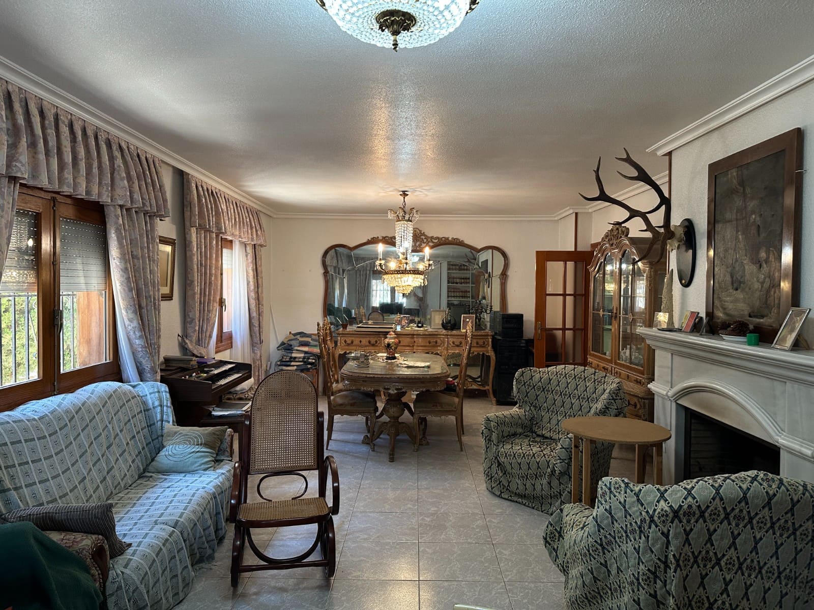 8 bedroom Villa for sale in Torrevieja - € 550,000 (Ref: 9983543)