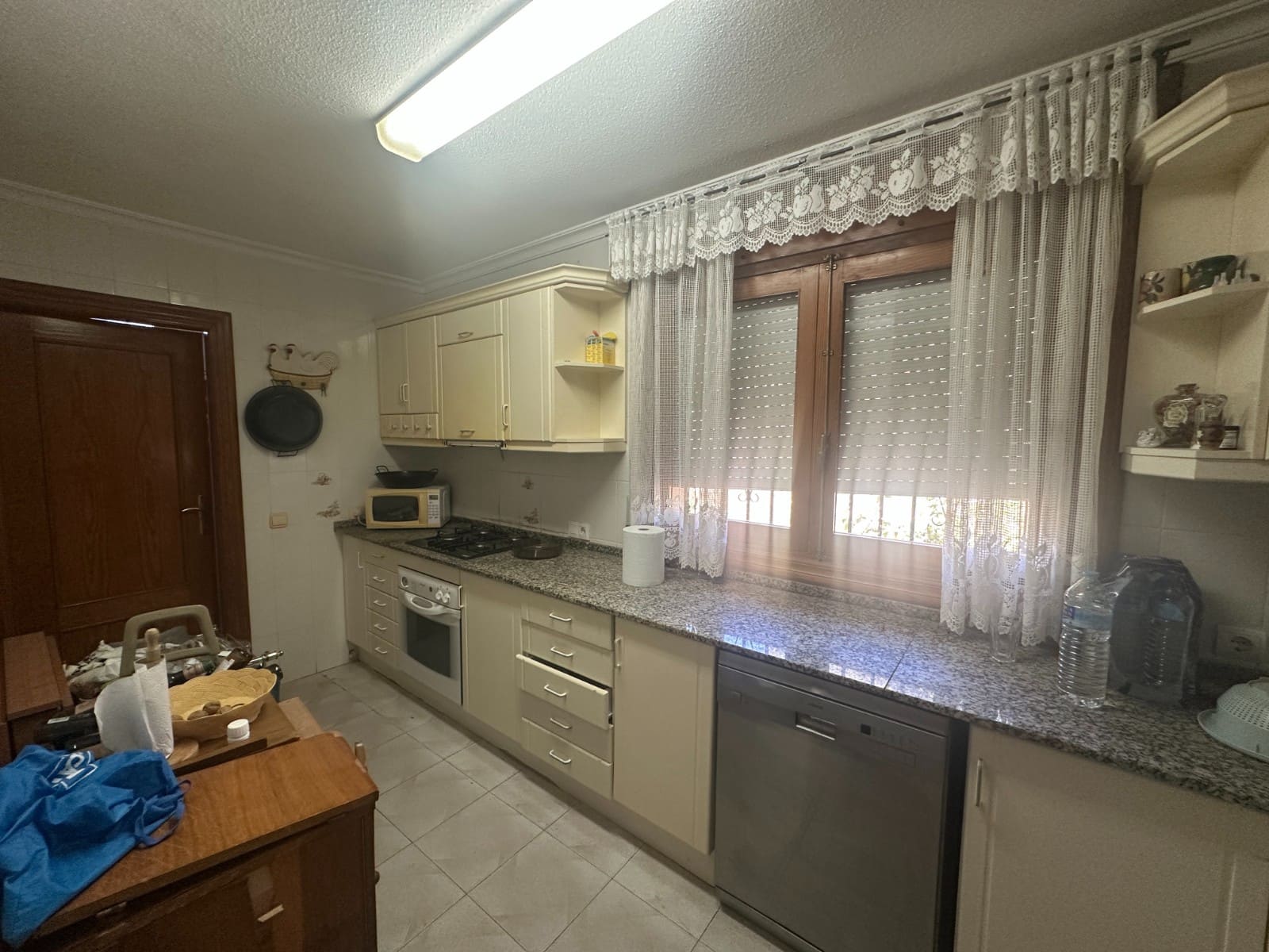 8 bedroom Villa for sale in Torrevieja - € 550,000 (Ref: 9983543)