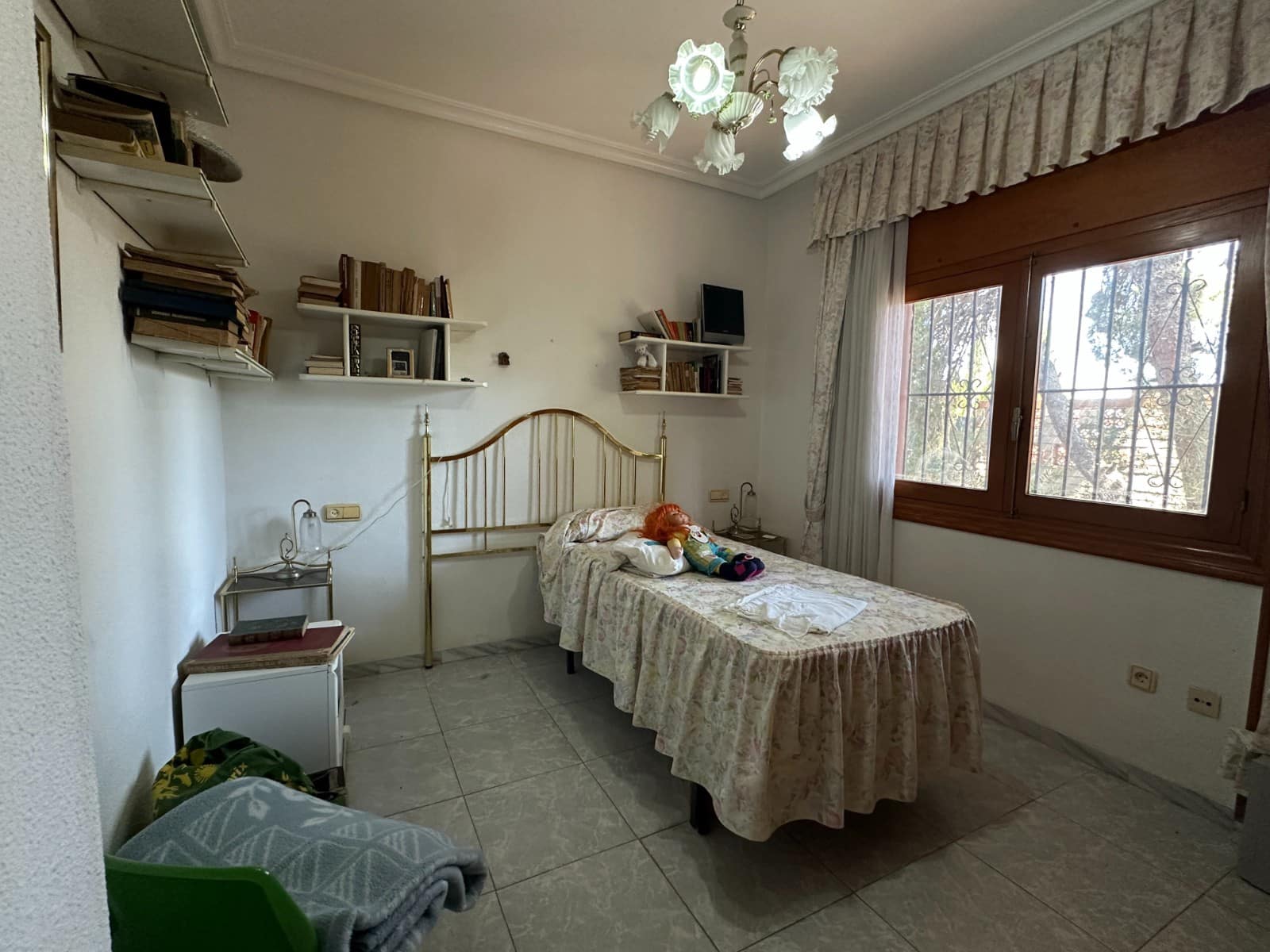 8 bedroom Villa for sale in Torrevieja - € 550,000 (Ref: 9983543)