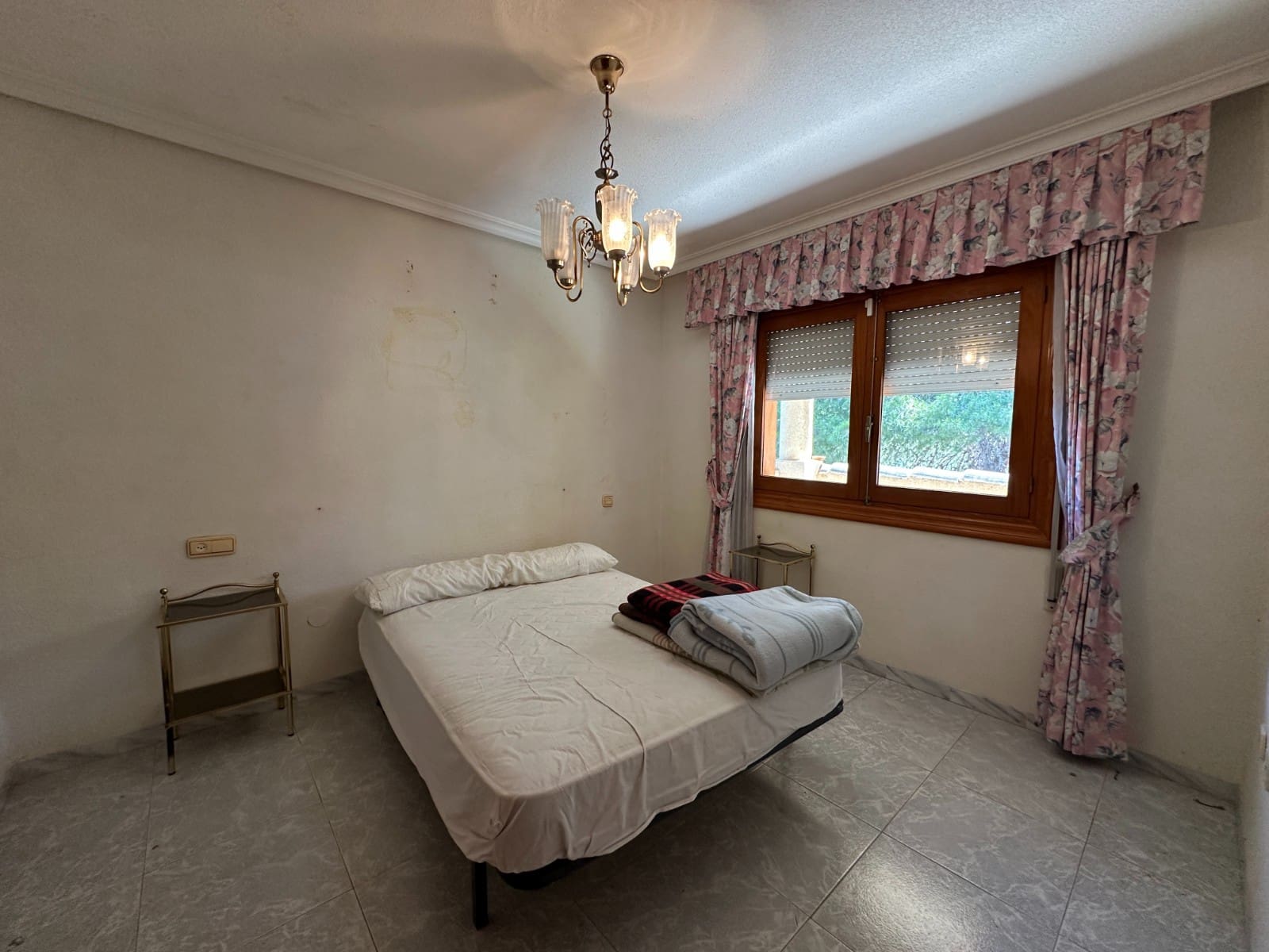 8 bedroom Villa for sale in Torrevieja - € 550,000 (Ref: 9983543)