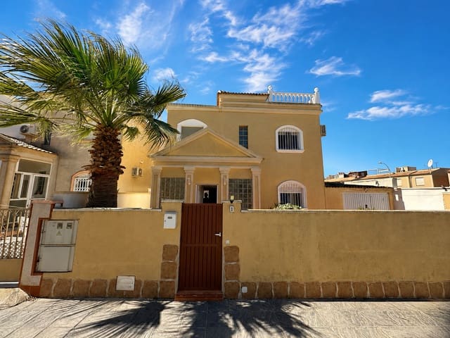 3 soveværelse Villa til salg i Nueva Torrevieja, Torrevieja - € 399.000 (Ref: 9983544)