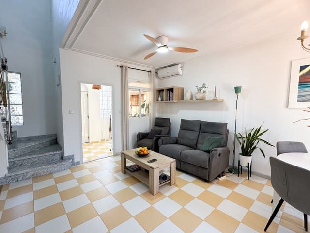 3 soveværelse Villa til salg i Nueva Torrevieja, Torrevieja - € 399.000 (Ref: 9983544)