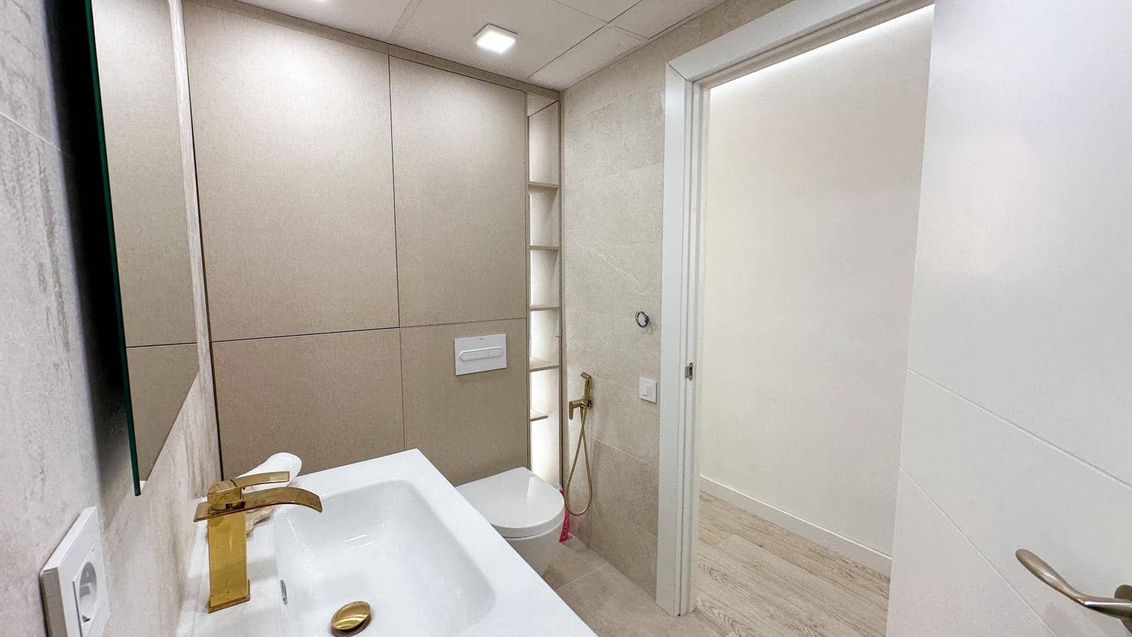2 soveværelse Lejlighed til salg i Torrevieja - € 249.900 (Ref: 9983553)