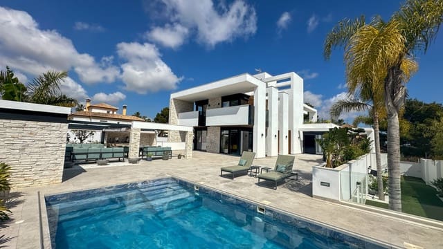4 soverom Villa til salgs i Villamartin, Orihuela - € 2 950 000 (Ref: 9983557)