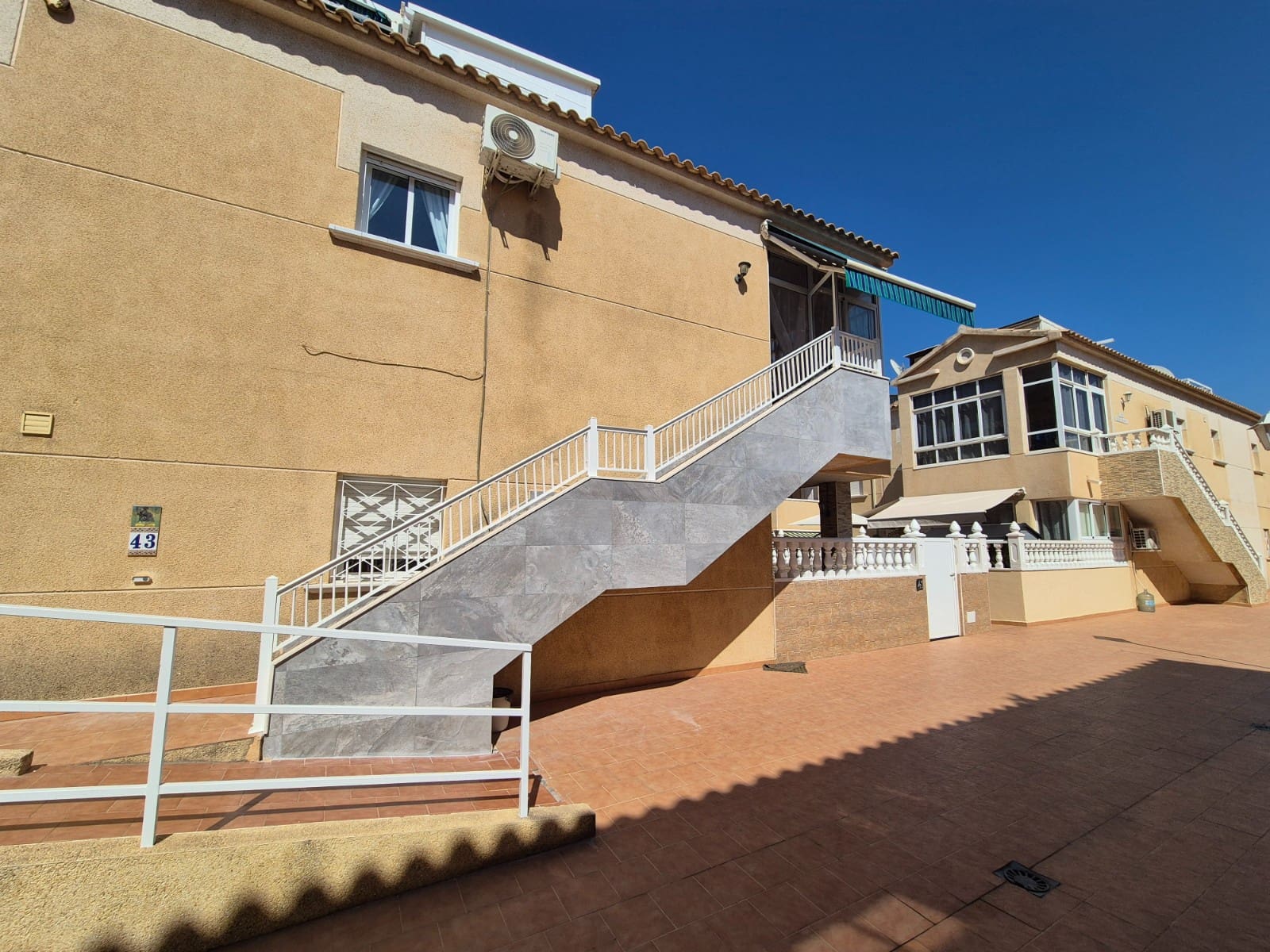 2 soverom Bungalow til salgs i Torrevieja - € 179 900 (Ref: 9983558)