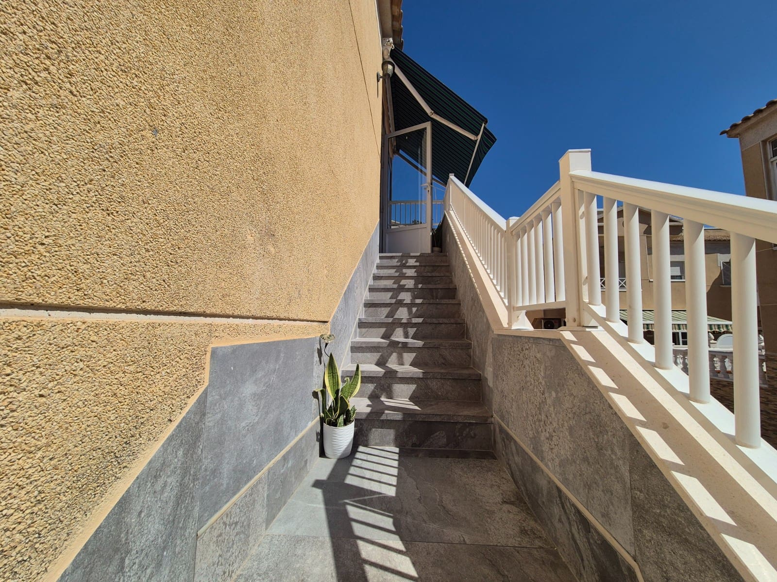 2 soverom Bungalow til salgs i Torrevieja - € 179 900 (Ref: 9983558)